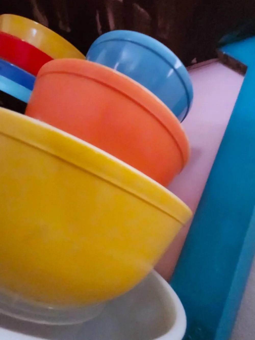 Pyrex reverse primary mixing bowl set
